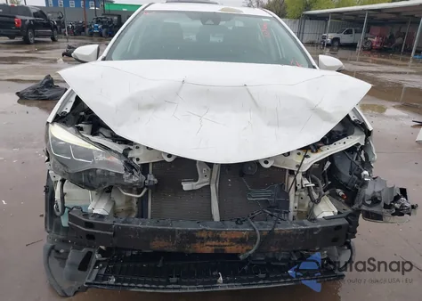 2017 Toyota Corolla Se z USA, uszkodzony, nr VIN 5YFBURHE6HP614652